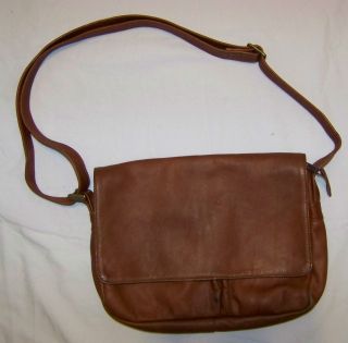 Genuine Brown Leather Columbia Womens Classic Messenger Style Shoulder 