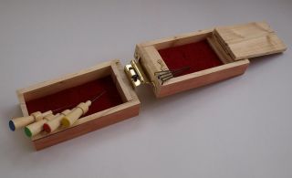 Needle Felt Wooden Pine Gift Box Set – small holder tools & needles 