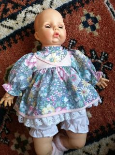 Madame Alexander Victoria Original Crier 14 Baby Doll   Excellent 
