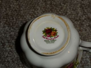 Royal Albert Old Country Roses 18 Piece Tea Service