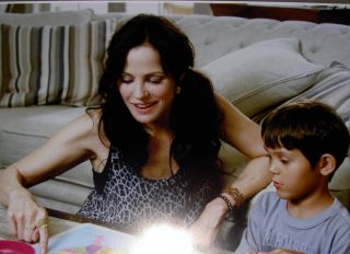 Mary Louise Parker & Alexander Gould WEEDS Photograph Set Dressing 