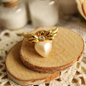   Design Pearls of Love Angel Wings Cute Mini Brooch Pin 5161