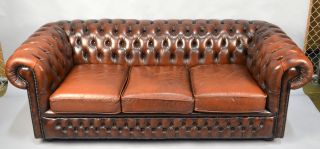 VINTAGE ANTIQUE STYLE BROWN ENGLISH LEATHER CHESTERFIELD SOFA / COUCH 