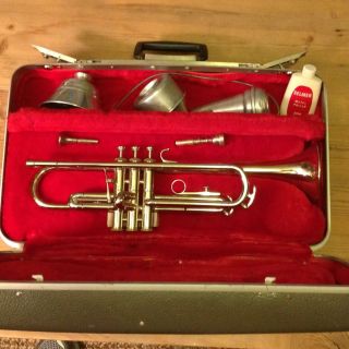 Reynolds Argenta Trumpet in Original Case with Mutes and Mouthpieces 