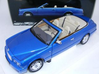 18 Minichamps Bentley Azure Convertible from 2006 in Metallic Blue 
