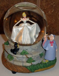   Cinderella Fairy Godmother Musical Snowglobe Bibbidi Bobbidi Boo 96