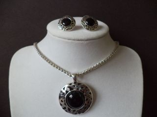 Black Stone Circle Disc Pendant Silver Tone Necklace Pierced Post 
