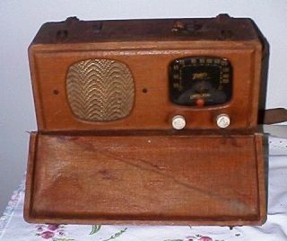 Vintage Zenith Universal Table Top Radio Model 5 G500 With Wavemagnet 
