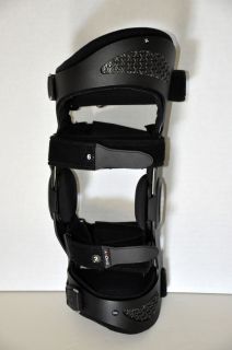 Bledsoe Axiom D Aluminum Knee Brace Left Leg Small