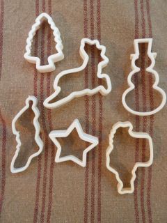 LOT OF 6 VTG CHRISTMAS COOKIE CUTTERS SANTA STOCKING SNOWMAN STAR TREE 