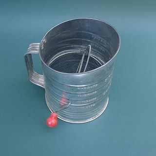 Vintage Bromwell Measuring Sifter 5 Cup Red Knob Crank Handle Bromwell 