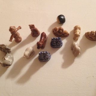 Nice Lot of 12 RED ROSE TEA Figurines Animals and Others, Wade England 