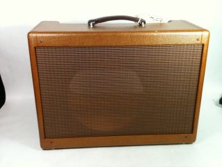Dark Amber Lacquered Tweed 1x12 Combo Cabinet Blemish