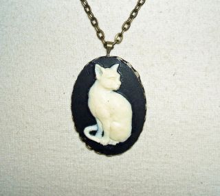 Cat Cameo Necklace Large Pendant Bronze Tone Chain Sitting Cat Kitten 