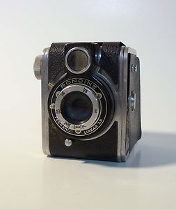Ferrania Rondine Box Camera 1948 Made in Italy 127 Film