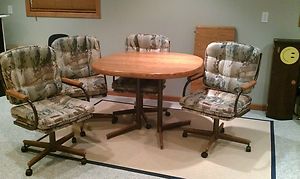   DINING TABLE FORMICA TOP LEAF FOUR (4) PADDED CHAIRS w/ CASTERS LOOK