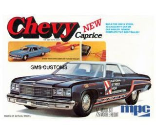 MPC 753 Model Kit 1976 Chevy Caprice with Trailer 1 25