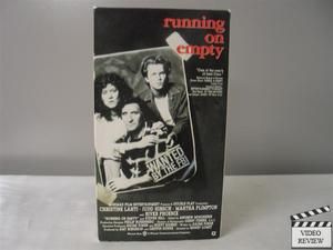 Running on Empty VHS Christine Lahti Judd Hirsch River Pheonix Sidney 
