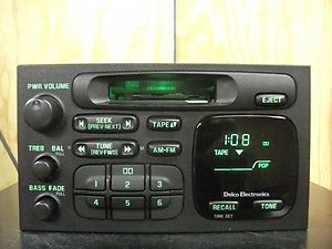 Geo Chevy Prism Tracker Metro factory AM FM cassette radio 98 99 