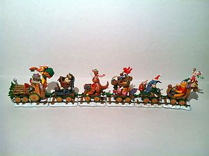   Pooh Tigger Holiday Express Christmas Train Set Danbury Mint
