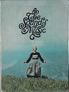   OF MUSIC (JULIE ANDREWS, CHRISTOPHER PLUMMER) 1965 MOVIE SOUVENIR BOOK