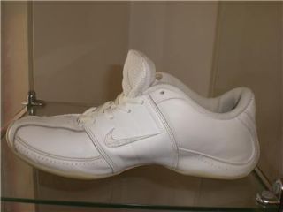NIKE WHITE LEATHER CHEERLEADING SHOES WOMENS SIZE 8 (EUR 39) USED