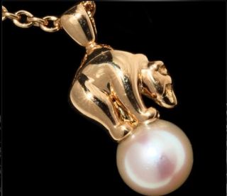 Authentic Van Cleef Arpels Bear Pearl Pendant Necklace