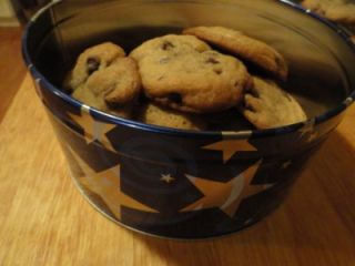 Home Made Classic Soft Batch Chocolate Chip Cookies 1 Pound Tin Baked