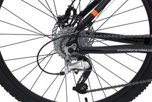 the gearing is provided by shimano s faultless xt kit with truvativ x