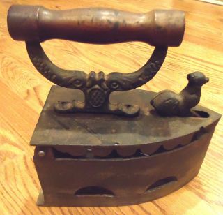  Vintage Cast Iron Sad Coal Fired Clothes Press Iron with Rooster Latch