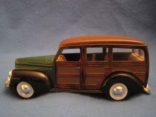 1940 Ford Woody Wagon Pull Back Action Model Collector Car