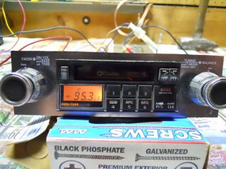 Vintage Clarion cassette car stereo Magi Tune 8701RT shaft 2 knob