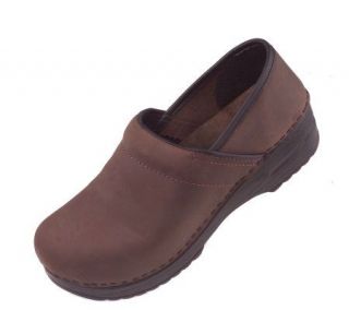 Italian Shoemakers Leather Slip on Closed Back Comfort Clogs
