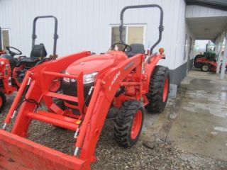 4x4 Compact Tractor with LA524 Loader Attachment 108 Hours