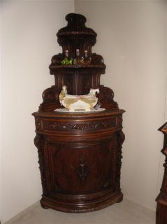  french hunt corner cabinet in oak dating from the late 19th century