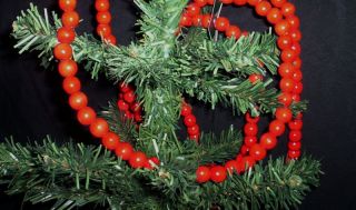 36 ft Wood Cranberry Bead Christmas Tree Garlands Red