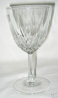 Cristal dArques Luminarc Line Diamant Wine Glass