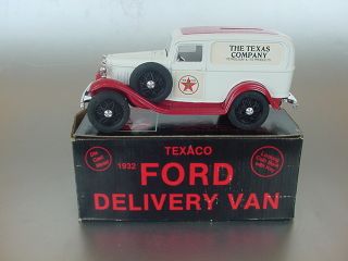 Texaco 3 Bank 1932 Ford Delivery Van Ertl Collectible