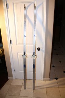 FISCHER CROWN BASE 750 CROSS COUNTRY SKIS WITH PINSO 3 PIN BINDING
