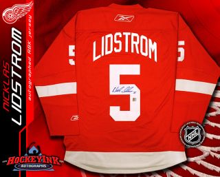 Detroit Red Wings Nicklas Lidstrom Signed Red Jersey