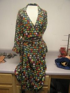 Vintage Diane Von Furstenberg Silk Assets Robe Large