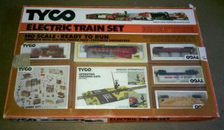  Complete Tyco Electric Train Set 1977