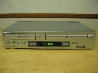   SONY SLV D300P CD  DVD PLAYER VHS RECORDER COMBO DUAL DECK