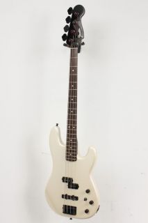 Fender Duff McKagan Signature Bass Pearl White 886830505942