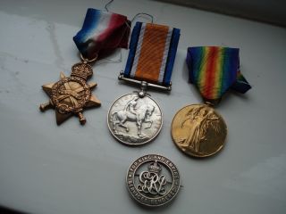 Trio WWI G 3806 PTE J.DURRANT R.SUSS.R Medals & Wounded Badge