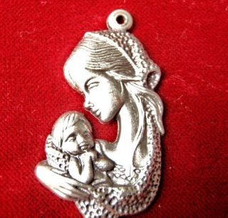 Vintage Estate Mother Holding Baby Charm Stamped Italy Silver Toned