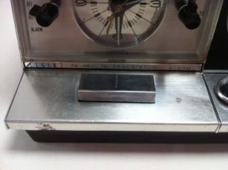 Vintage Elgin R 2700 Transistor Am FM Alarm Clock Table Radio