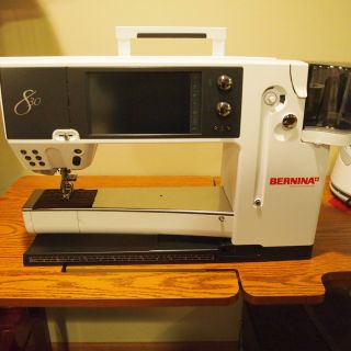 Bernina 830 Sewing & Embroidery Machine   Slightly used   807625 Total