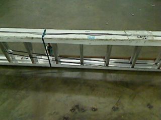  300 Pound Duty Rating Aluminum Flat D Rung Extension Ladder 40