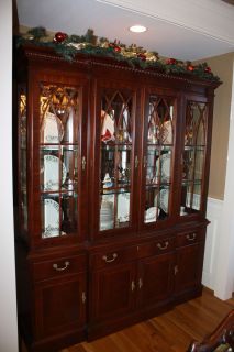  Ethan Allen China Cabinet